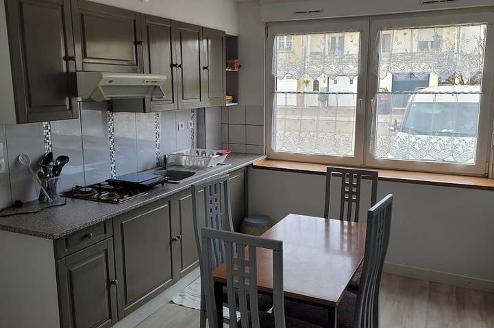 Gîte pour 2 personnes, avec Piscine à Charency-Vezin