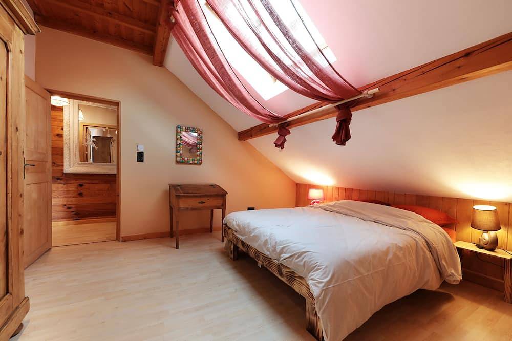 Chalet Spacieux Dans un Quartier Calme et Résidentiel non Loin du Centre Ville in Anould, Saint-Dié-des-Vosges