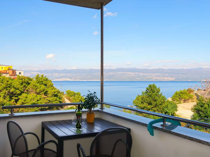 Ferienwohnung für 2 Personen, mit Balkon und Garten in Vrbnik