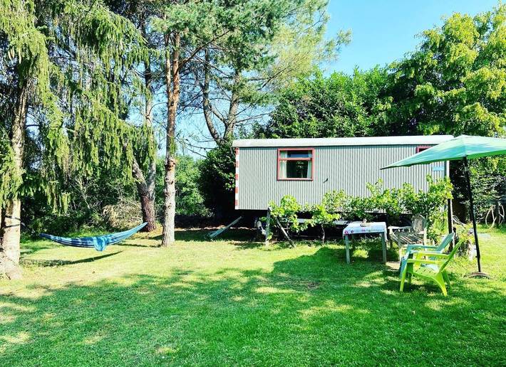 Gîte pour 5 personnes, avec terrasse ainsi que piscine et jardin à Sainte-Nathalène - 2