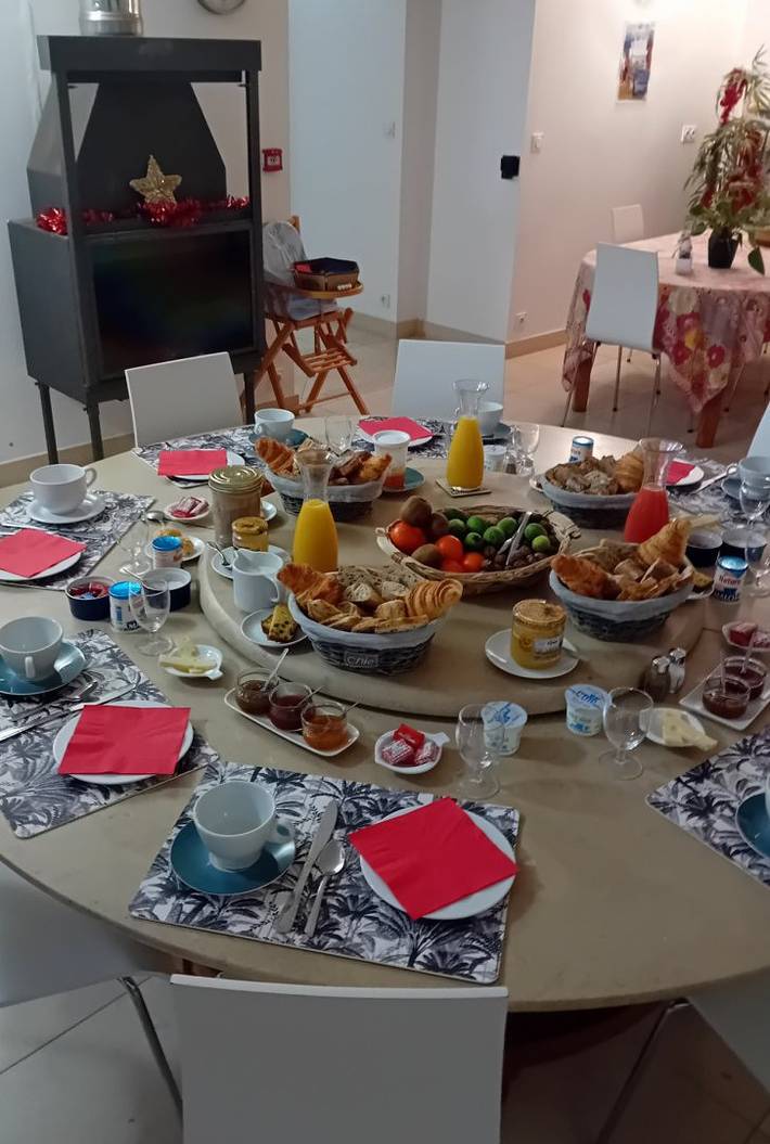 Location de vacances pour 4 personnes, avec vue sur le lac et jardin à Theix - 4