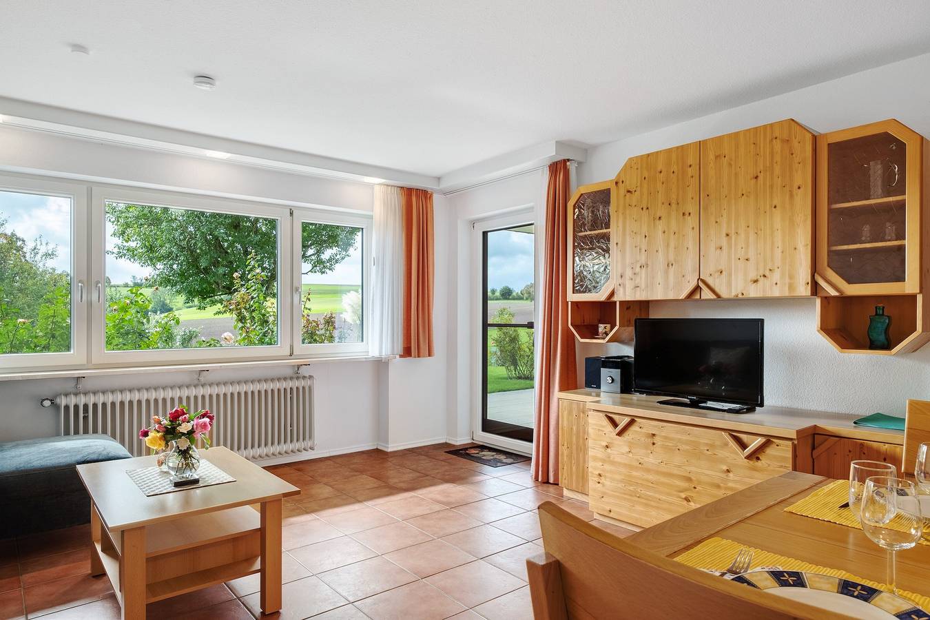 Appartement entier, Appartement 'Ouest, 44 m²' avec terrasse commune, jardin commun et Wi-Fi in Weilheim, Forêt-Noire du Sud