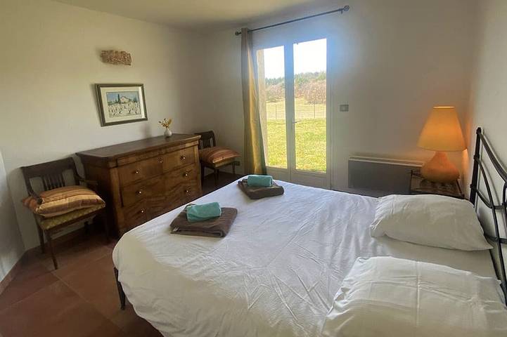 Gîte pour 8 personnes, avec jardin à Redortiers - 4