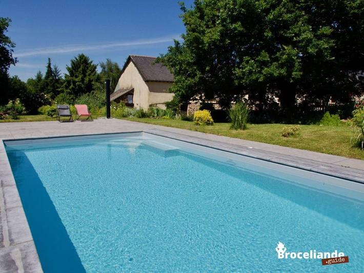 Location de vacances pour 5 personnes, avec vue sur le lac et vue ainsi que jardin et piscine à Iffendic - 2