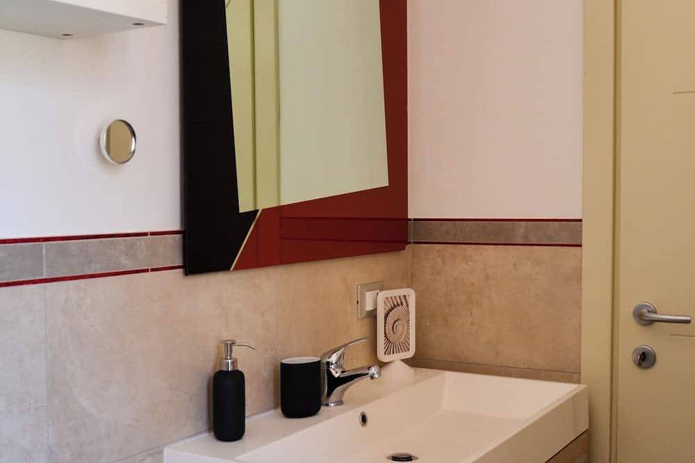 Just a dip away from Lake Iseo is this beautiful apartment in Sulzano, Catena Bresciana Occidentale