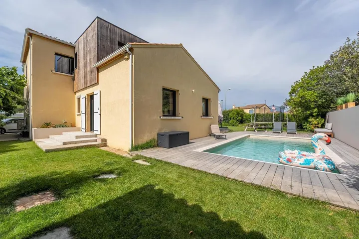 Chalet para 8 personas, con piscina y terraza además de jardín y vistas - 1