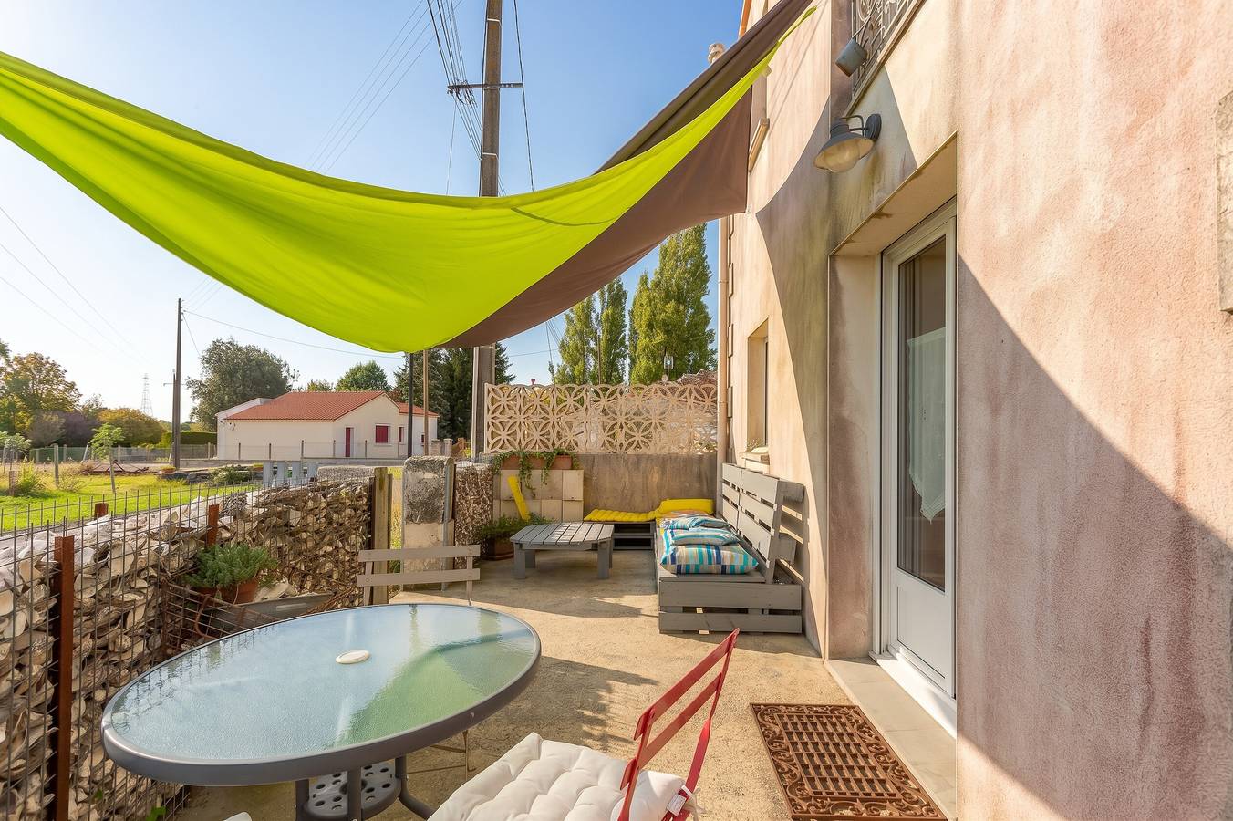Appartement entier, Appartement accueillant à Mortagne-sur-Gironde, 45 m², terrasse in Mortagne-sur-Gironde, Région de Saintes