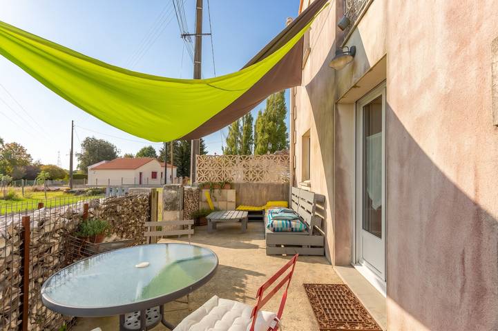 Gîte pour 2 personnes, avec Terrasse à Mortagne-sur-Gironde