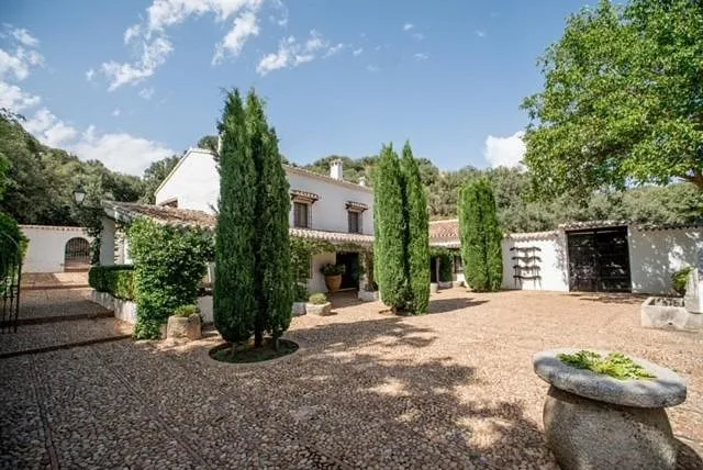 Casa de vacaciones para 12 personas, con vistas además de piscina y jardín - 1