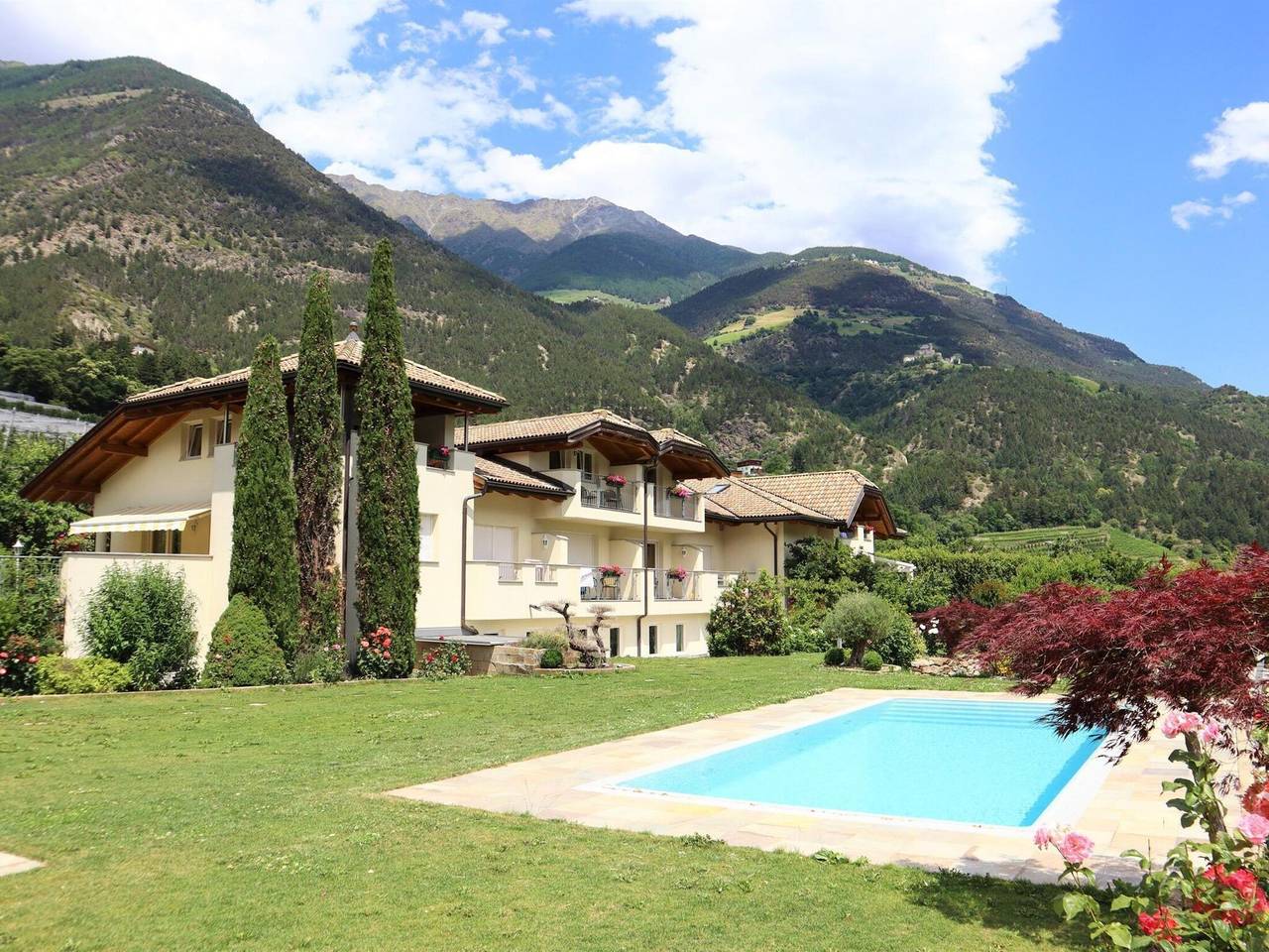Appartamento intero, Appartamento a Goldrain con piscina e vista in Laces, Parco Nazionale dello Stelvio