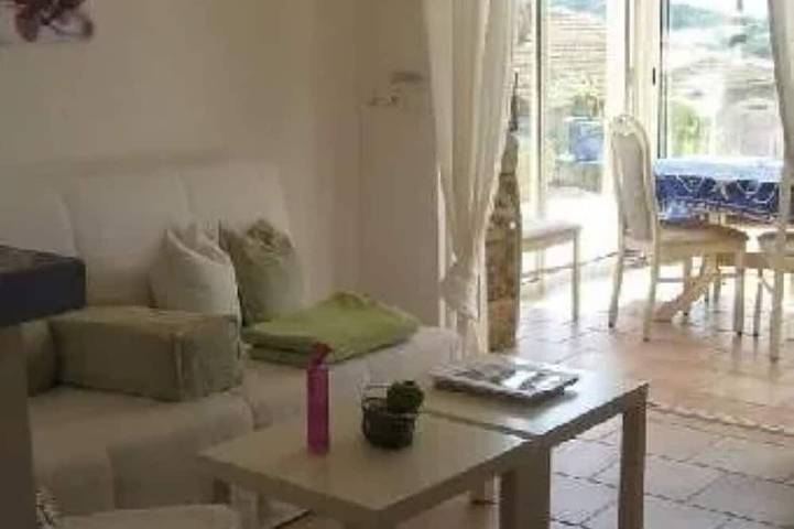 Standing Villa (independent ground floor) + swimming pool / Cavalaire / Air conditioning. Near St-Tropez. Ideal Family in Cavalaire-sur-Mer, Costa mediterranea (Francia)
