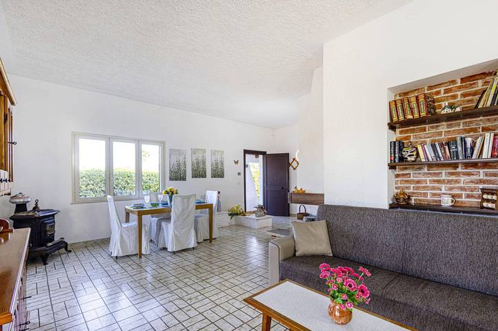 Villa Rosanna by Villa Plus in Cassibile, Syracuse