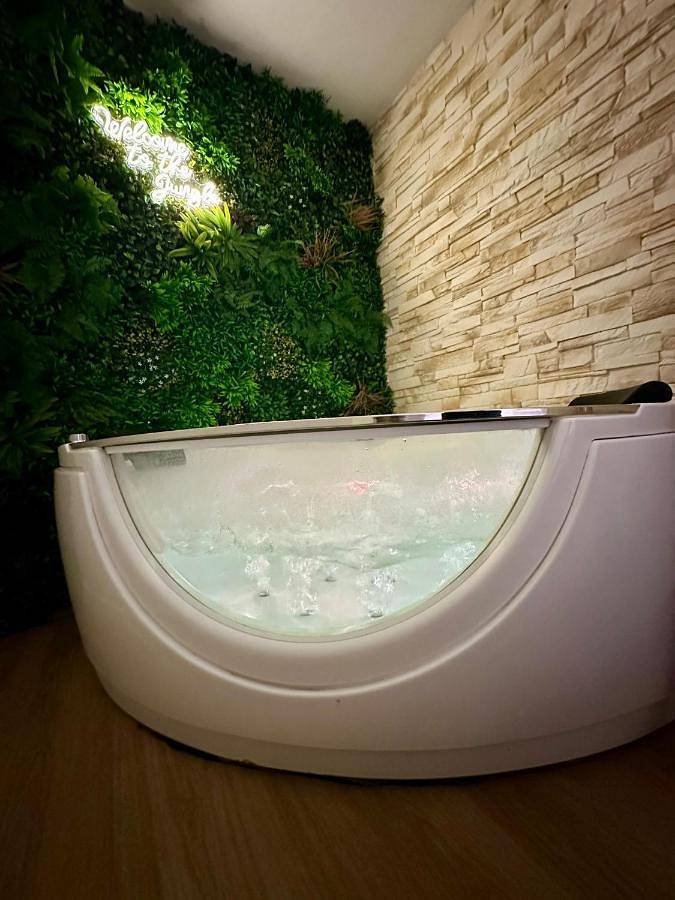 Gîte pour 4 personnes, avec jacuzzi et jardin à Gleizé - 3