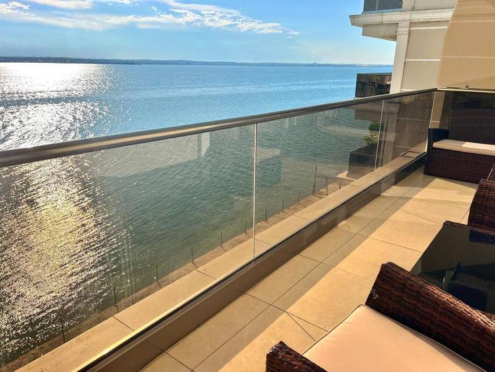 Appartement de vacances pour 5 personnes, avec vue sur le lac ainsi que vue et jardin, animaux acceptés