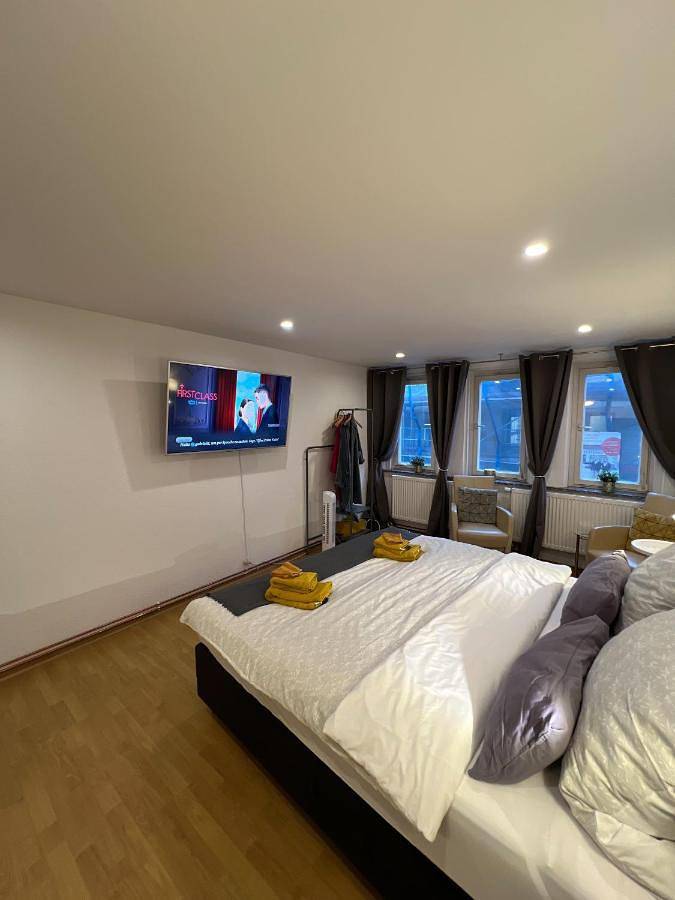 Ferienwohnung für 5 Personen, mit Balkon und Terrasse in Ochsenfurt - 2