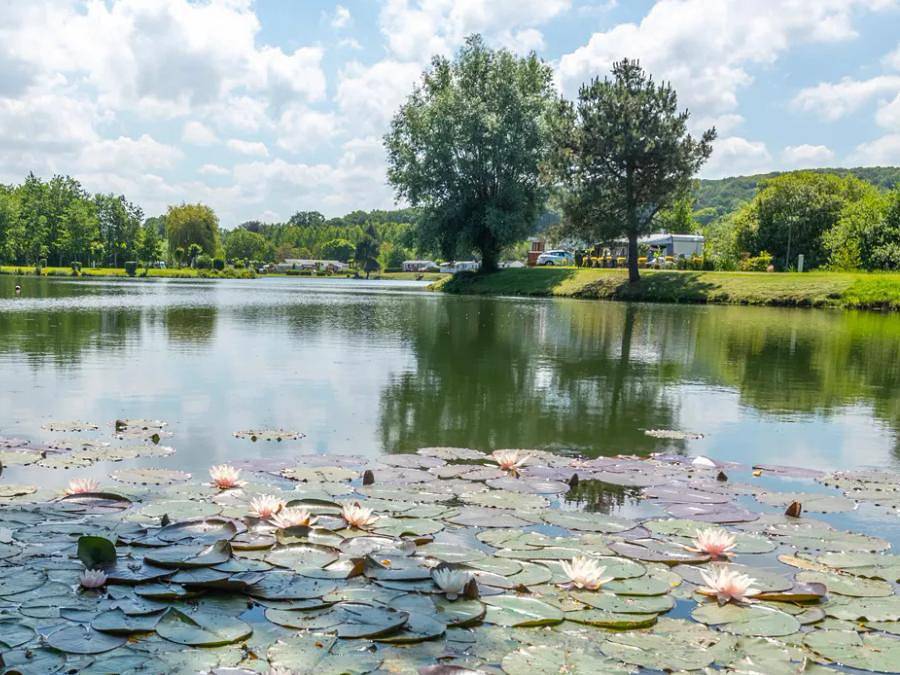 Flower Camping des 2 Rivières - Tente en toile et en bois 2 personnes - Campanna Bord D'Etang in Offranville, Région de Dieppe
