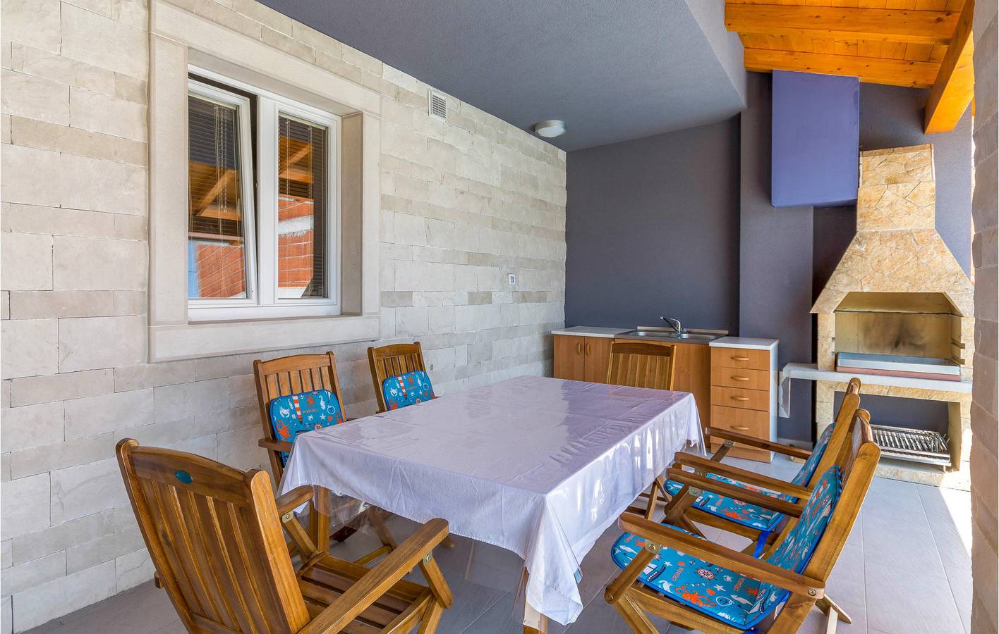 Modernes Apartment mit 2 Schlafzimmern, Pool und WLAN in der Nähe von Manjadvorci in Marčana, Südküste Istrien