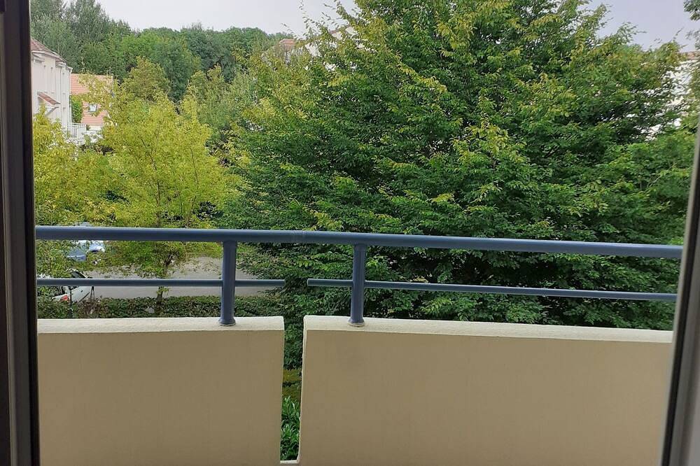 Entire apartment,  Disney One Bedroom in Montévrain, Seine-et-Marne