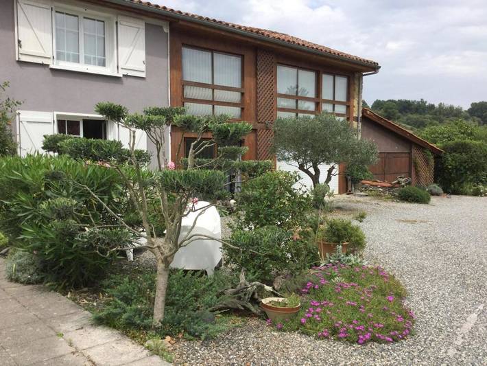 Chambre d’hôte pour 4 personnes, avec Terrasse et Jardin ainsi que Piscine et Vue dans Haute-Garonne - 3