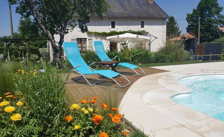 Chambre d’hôte pour 2 personnes, avec piscine ainsi que vue et jardin
