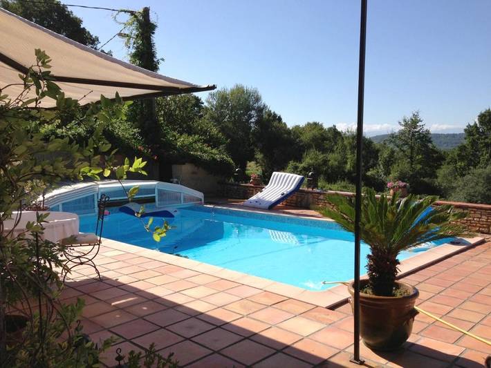 Cottage pour 2 personnes, avec vue ainsi que piscine et jardin à Cassagnabère-Tournas