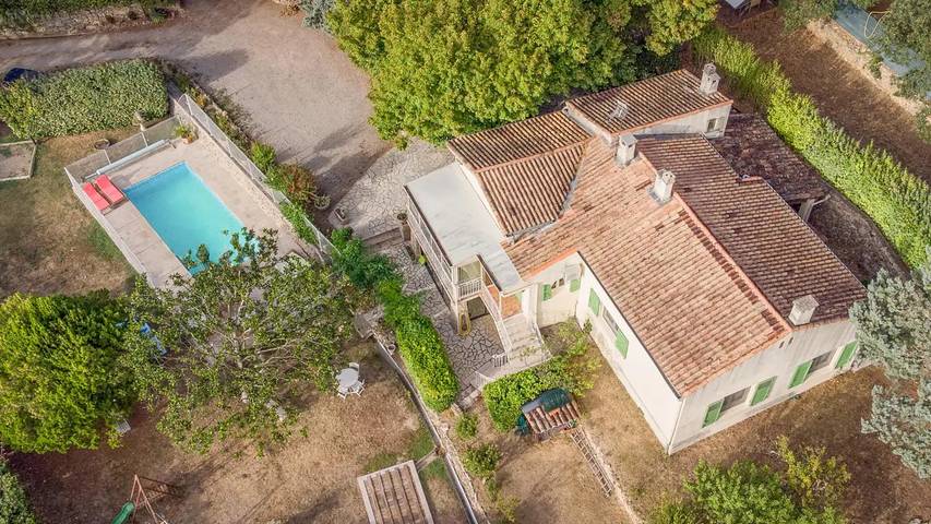 Location de vacances pour 10 personnes, avec jardin et piscine à Salernes - 4