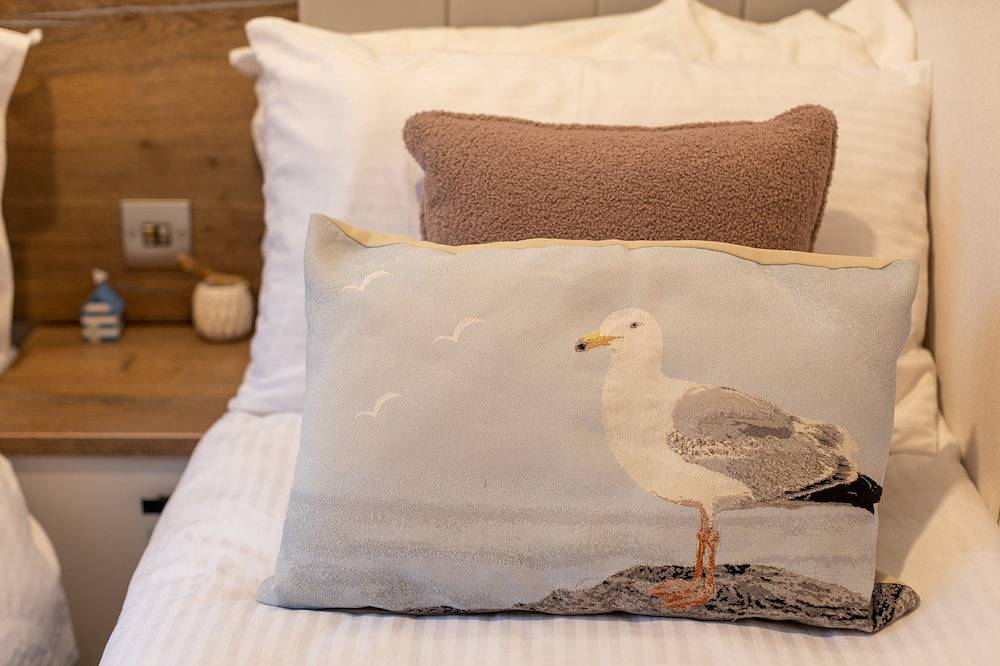 The Harris Hut - a fantastic new property on Sandhills Holiday Park, Mudeford in Mudeford, Christchurch