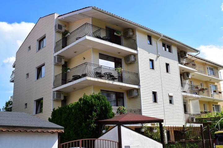 Ferienhaus für 2 Personen, mit Balkon und Terrasse sowie Garten und Ausblick