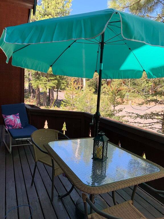 Reihenhaus, Möbliert Familienfreundlich, gegenüber Recreation Center & Deli in Truckee, Donner Lake