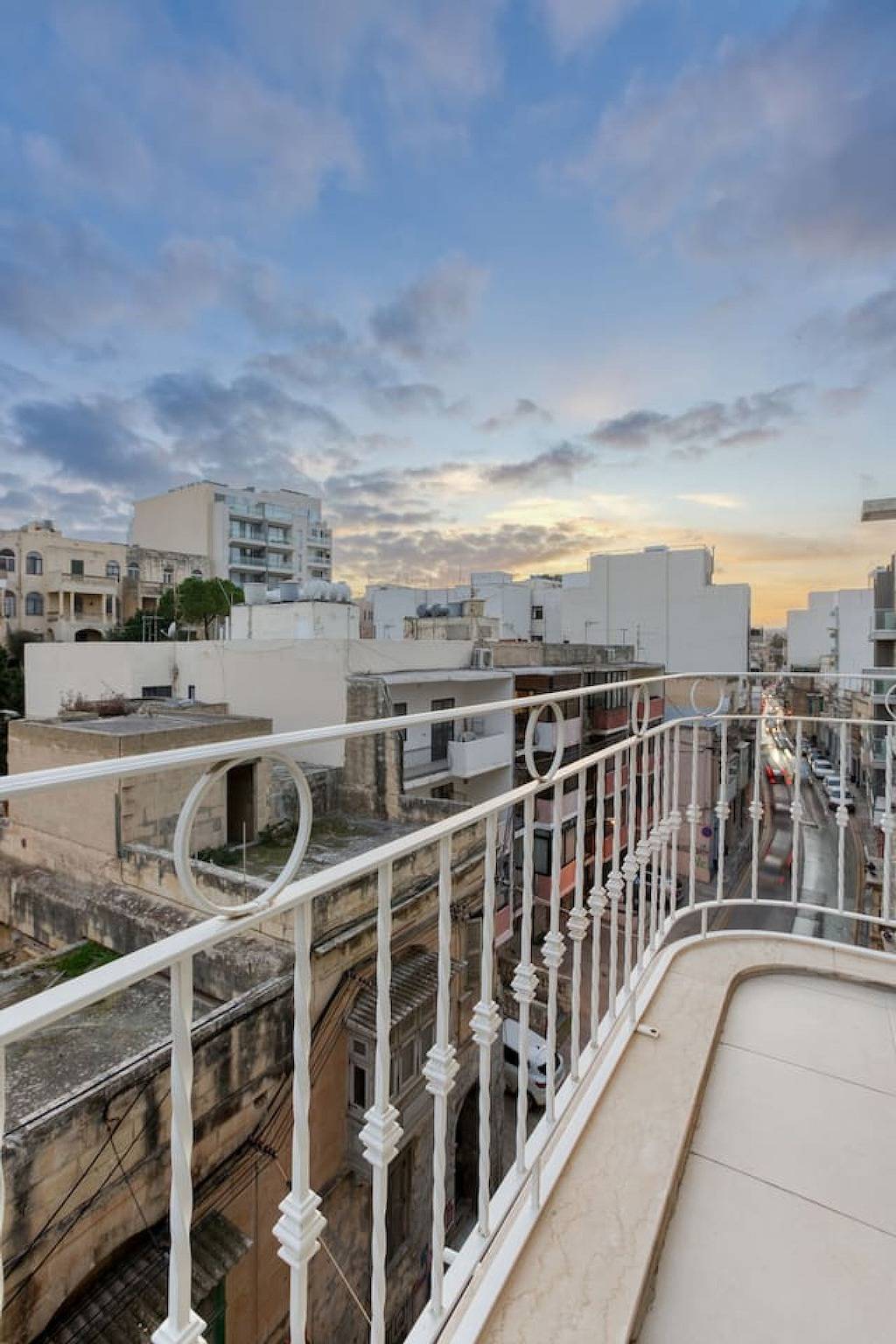 Geheel appartement, Valley & Sea Views with Furnished Bbq Balcony in San Giljan, Malta