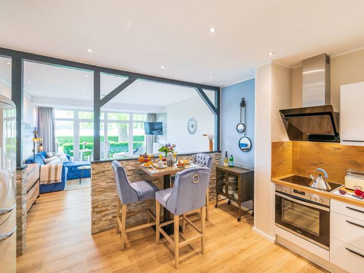 Ganze Wohnung, Gemütliches Surf-Apartment in der Nähe eines textilfreien Strandes – mit allem Nötigen ausgestattet in Binz, Rügen