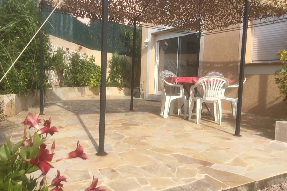 Porticcio: coquet Rez de jardin indépendant villa récente petit déjeuner offert in Porticcio, Grosseto-Prugna