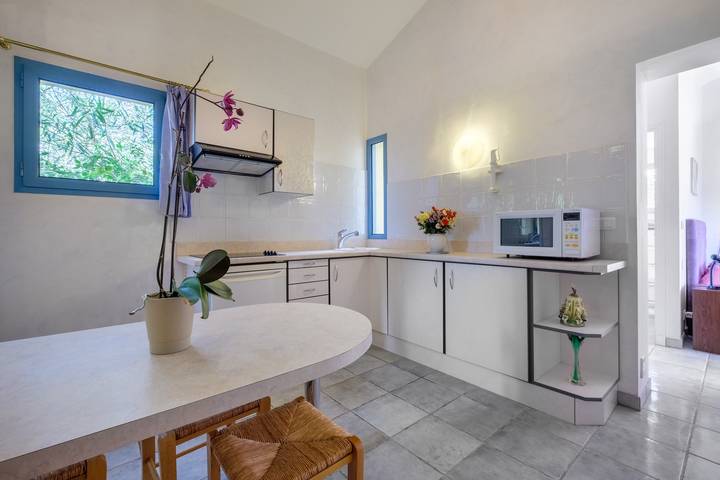 Appartamento intero, Villa "Numero 2" tranquilla con piscina privata e Wi-Fi ad alta velocità in Châteauneuf-Grasse, Costa mediterranea (Francia)