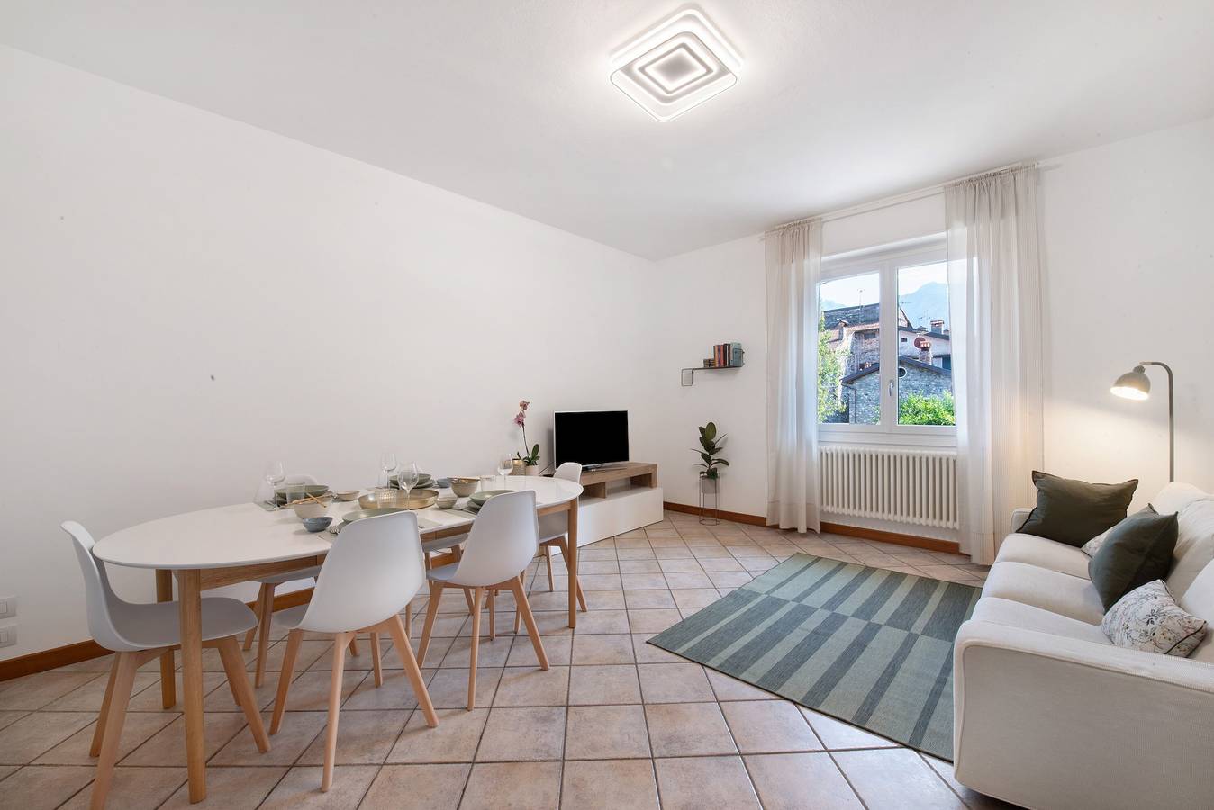 Appartamento intero, Appartamento "Maddy's House" con Ac e parcheggio privato in Mandello del Lario, Lago di Como