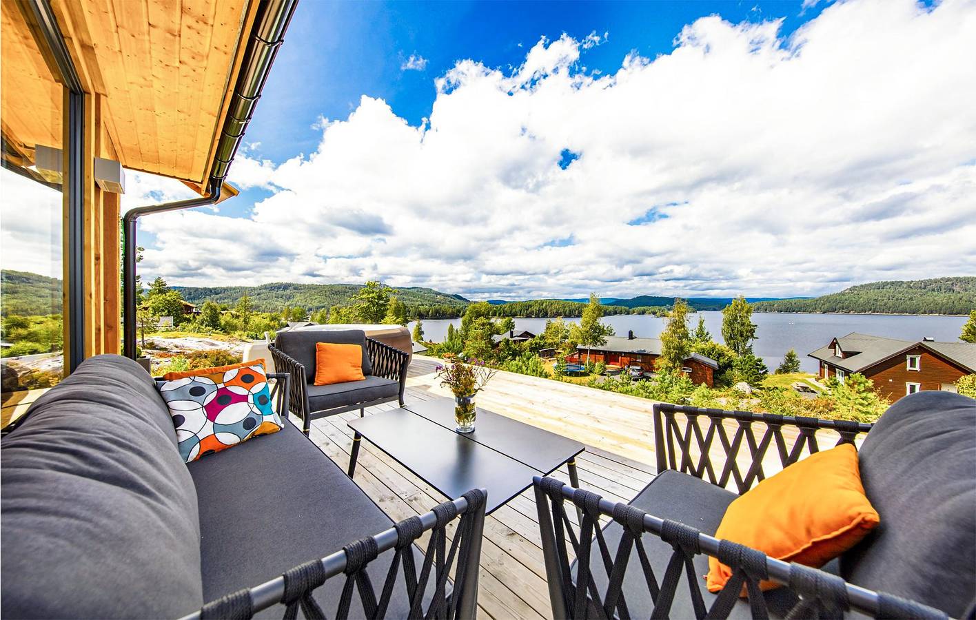 Feriehus for 7 personer med innsjøutsikt in Drangedal 