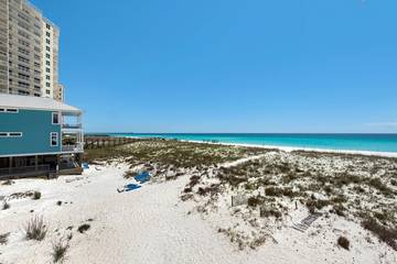 Vacation House for 18 Guests in Navarre Beach, Emerald Coast, Picture 4