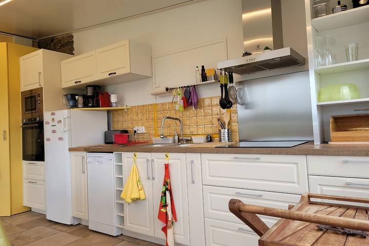 Gîte pour 4 personnes, avec vue ainsi que vue sur le lac et jardin à Brélidy - 2