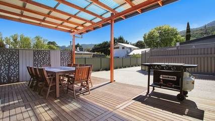Holiday Home for 9 People in Bright, Alpine Shire, Photo 4