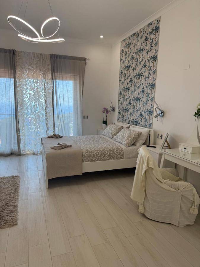 B&b per 2 persone, con giardino e panorama nonché piscina, con animali domestici a Sant'Agata sui Due Golfi