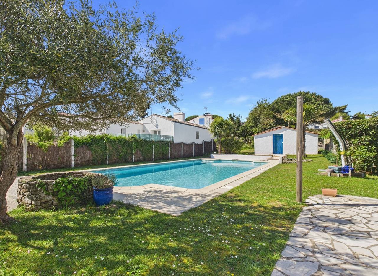 Séjour pour 8 avec piscine, mer à 300 m in Barbâtre, Noirmoutier
