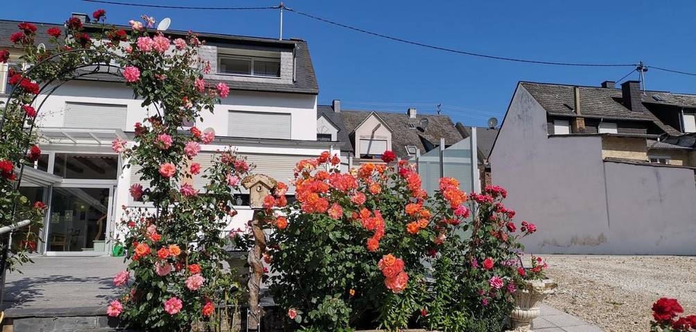 Ferienwohnung für 4 Personen, mit Ausblick und Garten in Kröv