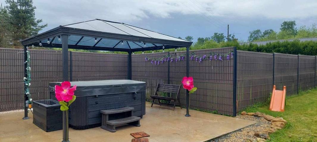 Location de vacances pour 6 personnes, avec jacuzzi ainsi que piscine et jardin dans Bazouges Cré sur Loir - 3