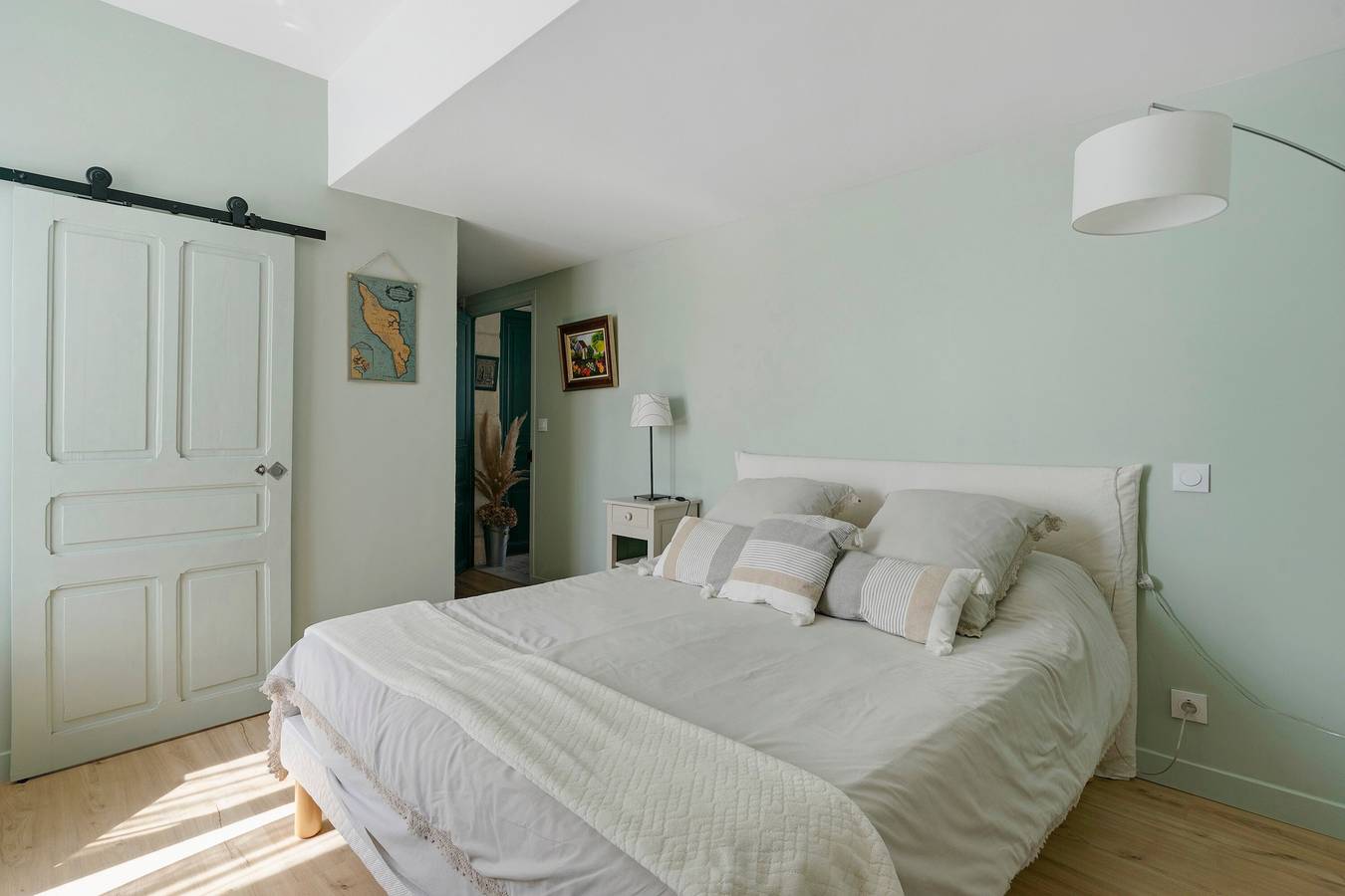 Chambre d’hôtes « Chambre Opaline » avec terrasse privée, jardin privé et Wi-Fi in Marennes, Côte de Beauté
