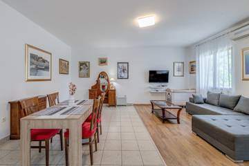 Appartement voor 6 Personen in Plaža Obojena, Split, Afbeelding 2