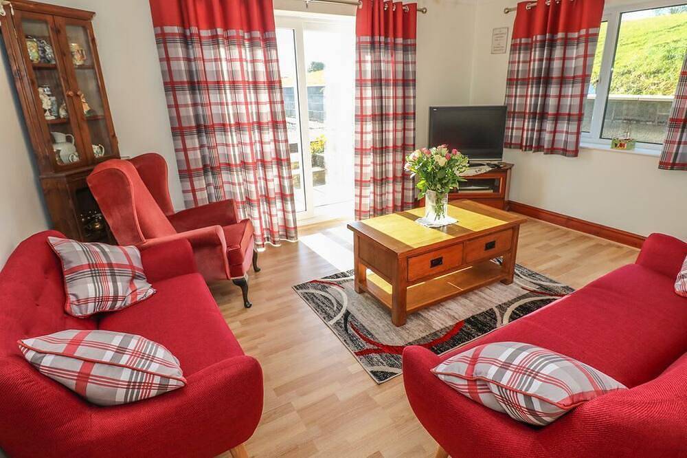 Broadford Farm Bungalow, Kidwelly in Kidwelly, Carmarthenshire