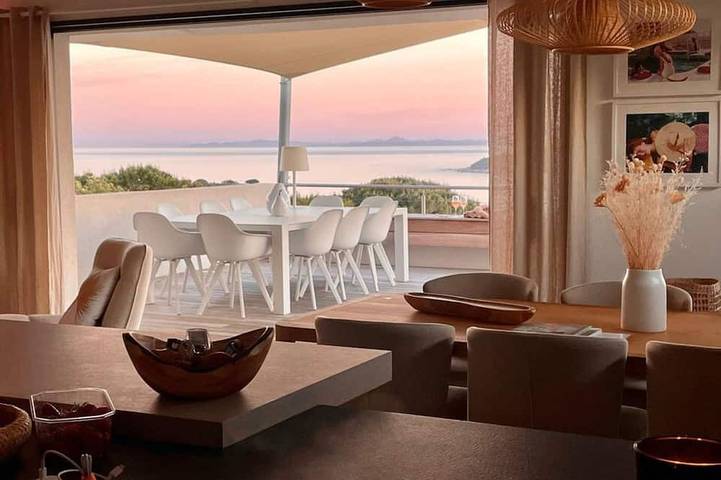 Villa pour 10 personnes, avec balcon et jardin dans Santa Giulia