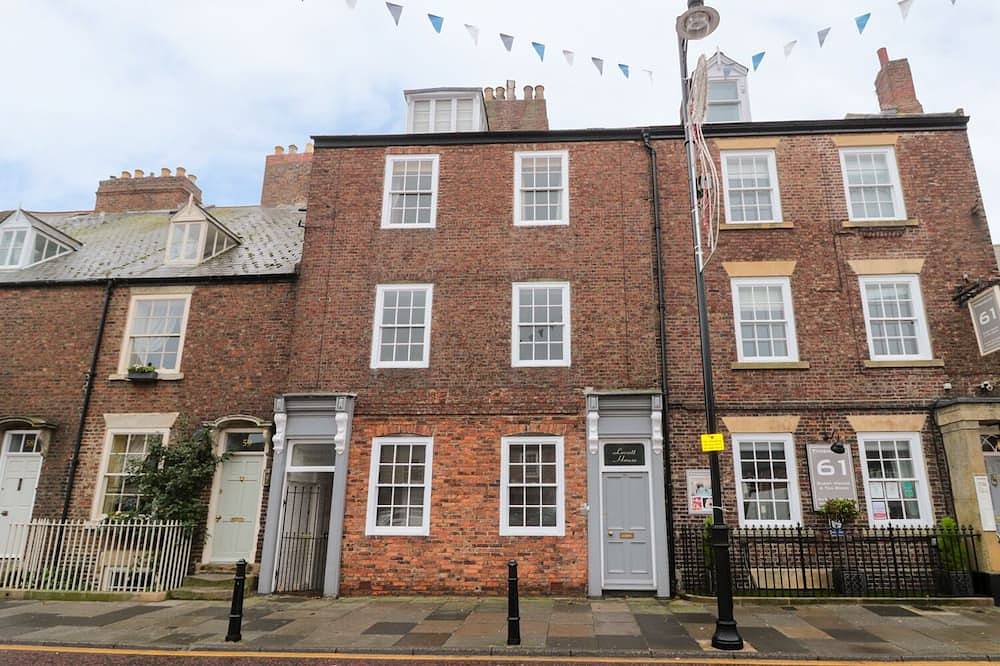 Lovatt House Apartment Tynemouth, family friendly in Tynemouth in Tynemouth, England