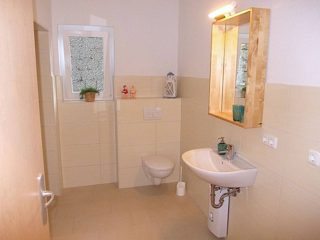 Appartement entier, Ferienwohnung "Schwalbennest" - Ideal für Paare und Dienstreisende in Marlow, Vorpommern-Rügen