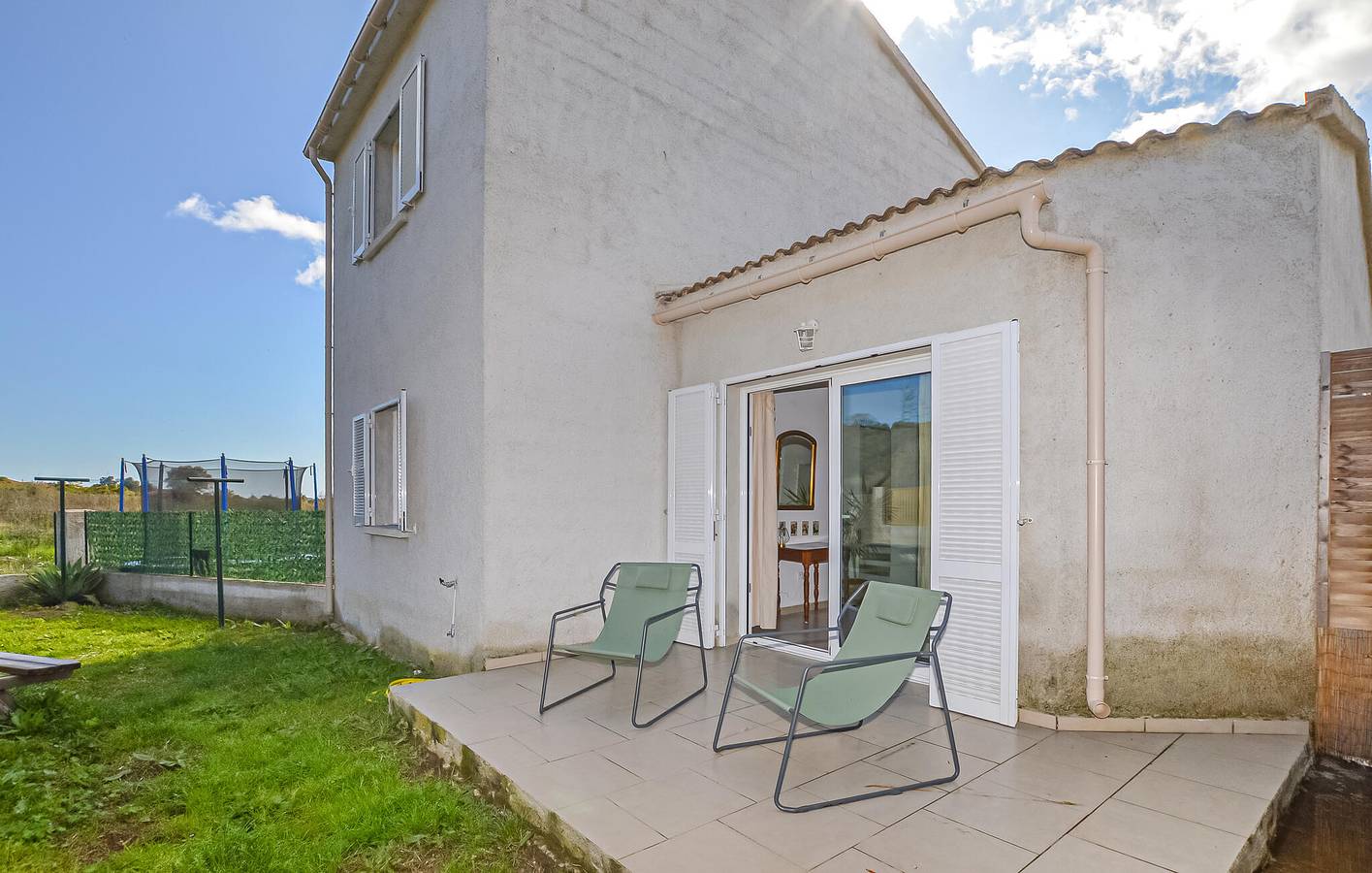 Charmant appartement met 2 slaapkamers in Aléria, op een steenworp afstand van ÉTang de Diane in Aléria, Corte en omgeving