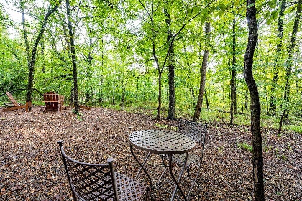 Stunning Bear Den Cabin in Broken Bow, Broken Bow Lake